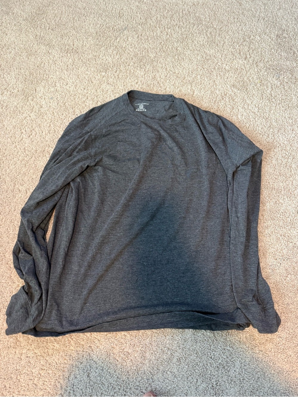 Fabletics Men's Long-Sleeve 24/7 Crewneck Shirt - Light Gray